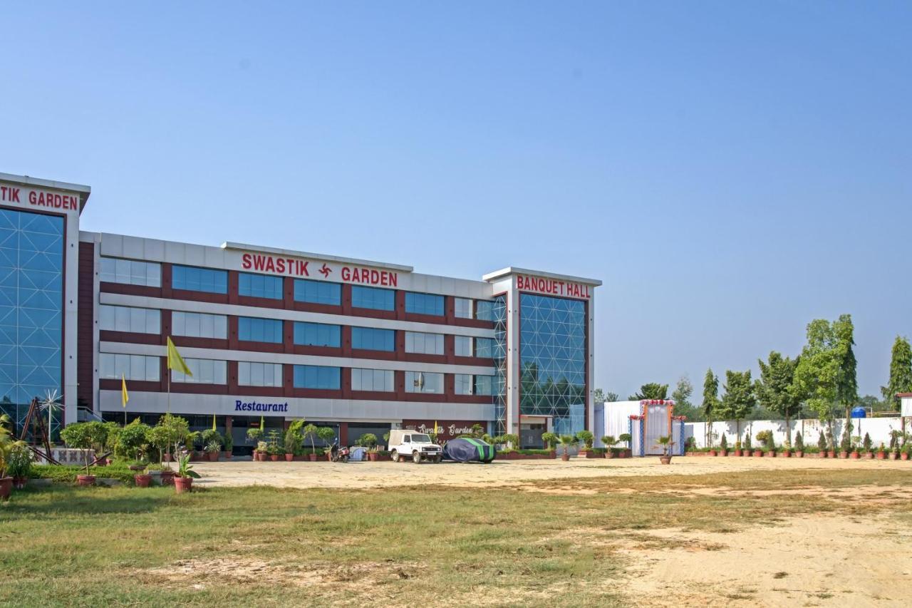 Oyo 62241 Swastik Garden Hotel Dhampur Bagian luar foto